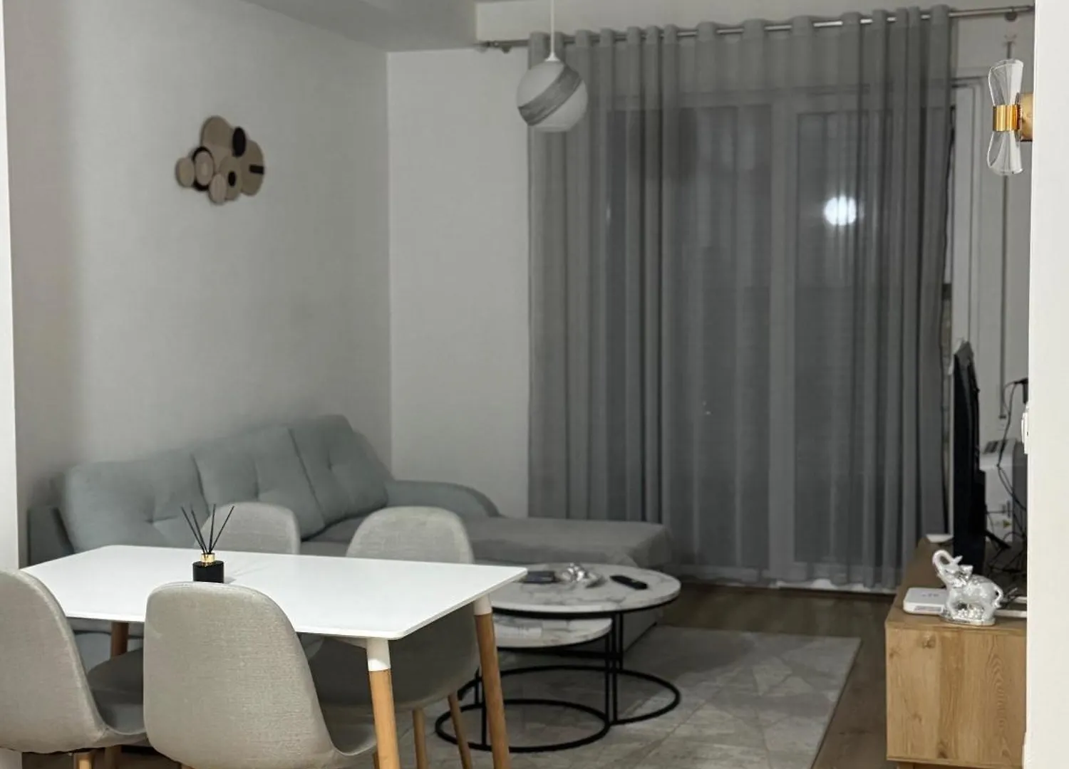Bright & Roomy Tirana 0*,  Albânia