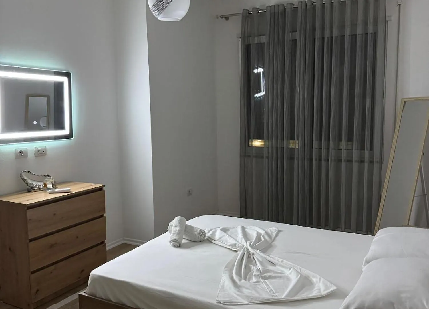 Apartamento Bright & Roomy Tirana