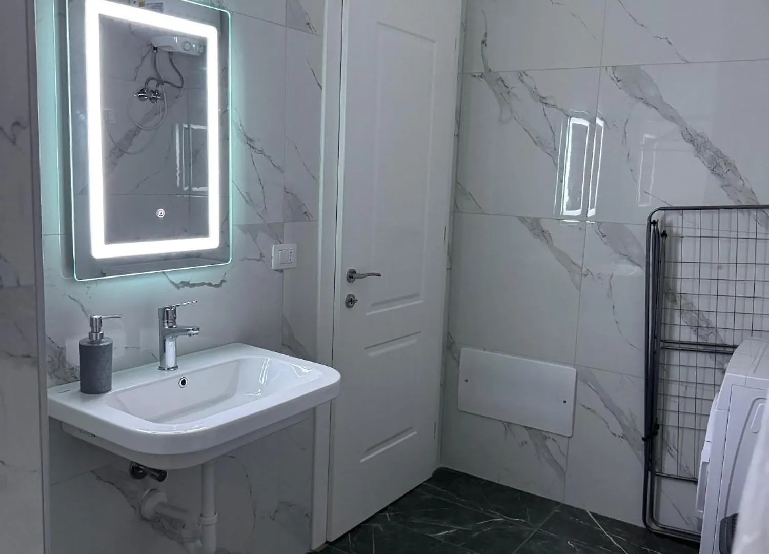 Apartamento Bright & Roomy Tirana Albânia